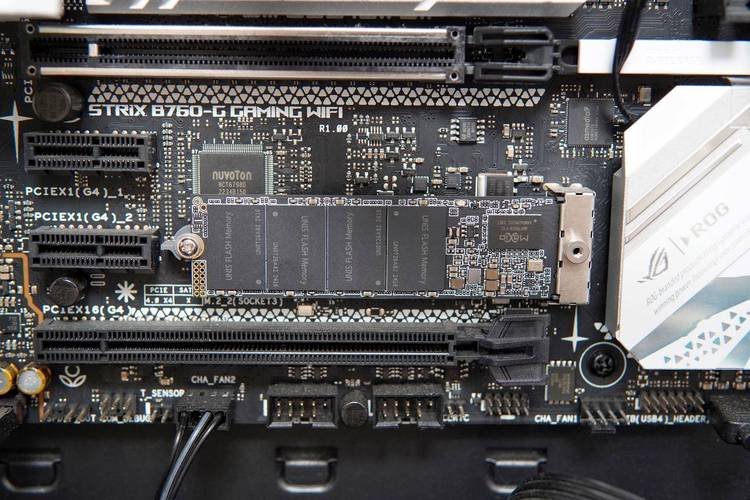 紫光闪存UNIS SSD S2 Ultra评测：3D TLC颗粒新玩家也有成熟表现_速度_测试 紫光闪存UNIS SSD S2 Ultra评测：3D TLC颗粒新玩家也有成熟表现_速度_测试 通讯