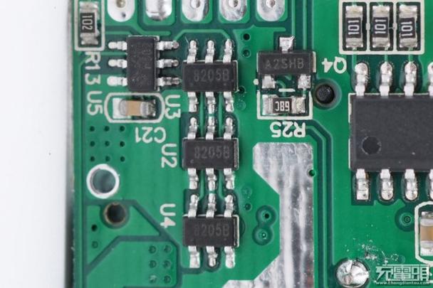 MFi认证、满分C94线邦克仕10000mAh 18W快充移动电源拆解_电源_机身 MFi认证、满分C94线邦克仕10000mAh 18W快充移动电源拆解_电源_机身 智能