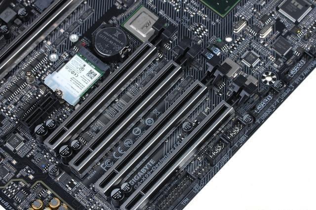Intel主板再现江湖！X99主板现身日本_插槽_的是 Intel主板再现江湖！X99主板现身日本_插槽_的是 智能
