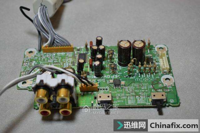 可以说是业界良心了！索尼USB解码功放器UDA-1拆解赏析_模块_电路板 可以说是业界良心了！索尼USB解码功放器UDA-1拆解赏析_模块_电路板 互联网
