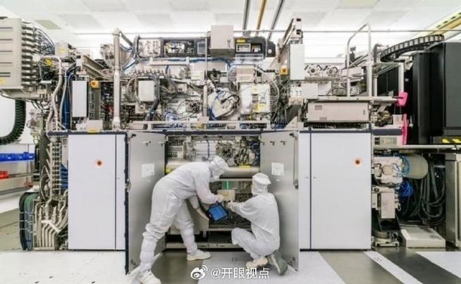 俄罗斯实现“洗衣机芯片”自由首台0.35μm光刻机问世_光刻_俄罗斯 俄罗斯实现“洗衣机芯片”自由首台0.35μm光刻机问世_光刻_俄罗斯 科学