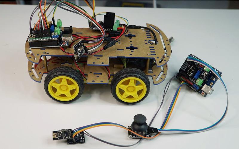 Arduino无线控制 nRF24L01+ 遥控车 -库接线代码实例_把持杆_代码 Arduino无线控制 nRF24L01+ 遥控车 -库接线代码实例_把持杆_代码 互联网