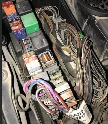 奔驰B50防盗系统故障一例附控制事理_继电器_端子 奔驰B50防盗系统故障一例附控制事理_继电器_端子 科学