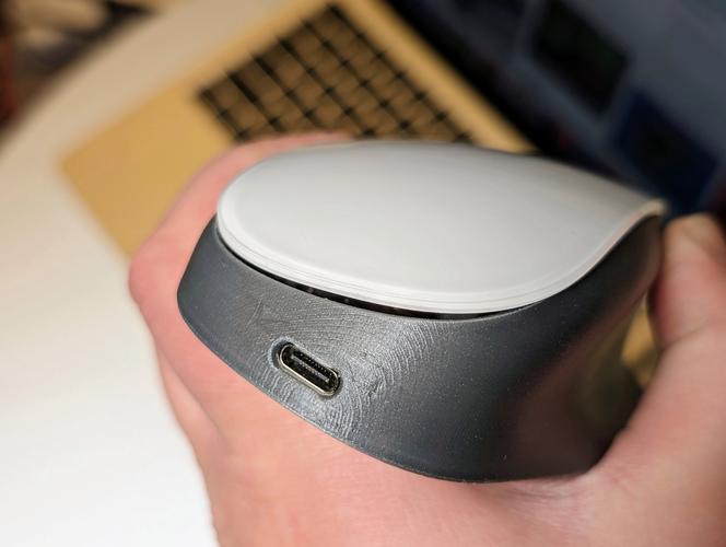 达人改造苹果妙控鼠标：换用USB-C端口位置调解至前端_鼠标_本身的 达人改造苹果妙控鼠标：换用USB-C端口位置调解至前端_鼠标_本身的 科学