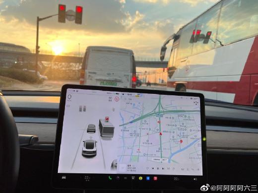 玻璃反光也能误识别？当自动驾驶碰着千奇百怪的corner case_特斯拉_数据 玻璃反光也能误识别？当自动驾驶碰着千奇百怪的corner case_特斯拉_数据 科学