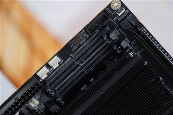 AMD锐龙7 3700X不愧是最喷鼻香8核U！用4年前的主板照样跑满速_主板_机能 AMD锐龙7 3700X不愧是最喷鼻香8核U！用4年前的主板照样跑满速_主板_机能 科学