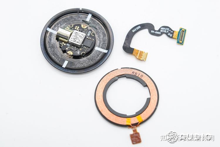 三星Galaxy Watch 5智好手表拆解Exynos W920处理器支持蓝牙5.2_特写_传感器 三星Galaxy Watch 5智好手表拆解Exynos W920处理器支持蓝牙5.2_特写_传感器 通讯