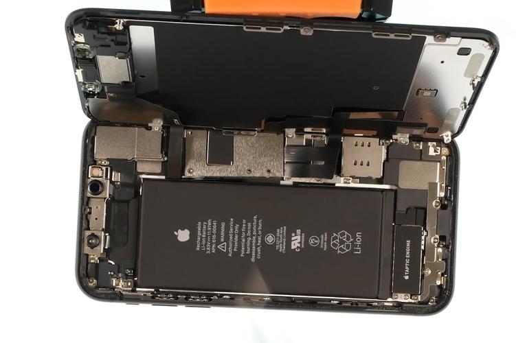 拆解证实iPhone 11的U1芯片为苹果自研_芯片_苹果 拆解证实iPhone 11的U1芯片为苹果自研_芯片_苹果 通讯