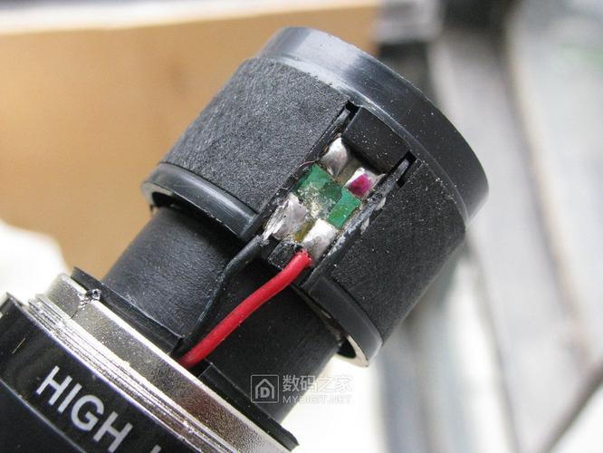 JBL KMC300无线K歌麦克风拆解内置高灵敏度电容音头、DSP芯片_麦克风_手柄 智能 JBL KMC300无线K歌麦克风拆解内置高灵敏度电容音头、DSP芯片_麦克风_手柄 JBL KMC300无线K歌麦克风拆解内置高灵敏度电容音头、DSP芯片_麦克风_手柄 智能