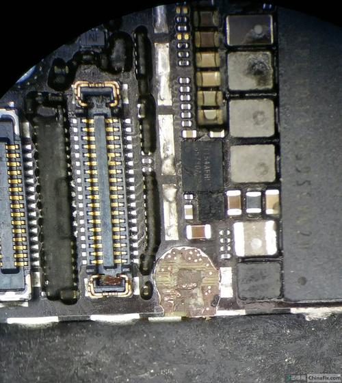 苹果iPhone6 Plus螺丝孔故障 开不开机维修_断线_螺丝 互联网 苹果iPhone6 Plus螺丝孔故障 开不开机维修_断线_螺丝 苹果iPhone6 Plus螺丝孔故障 开不开机维修_断线_螺丝 互联网
