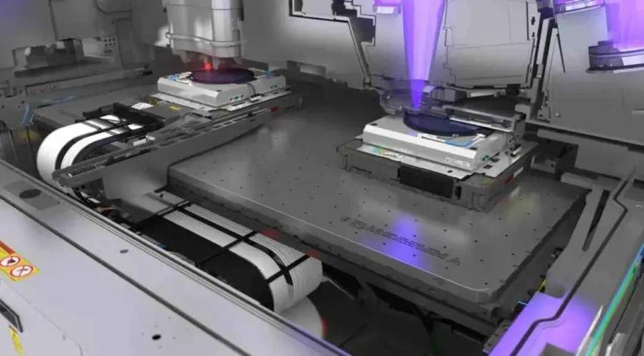 芯片制造的关键设备光刻机光刻机工作时要5万个零件折衷工作_光刻_镜片 芯片制造的关键设备光刻机光刻机工作时要5万个零件折衷工作_光刻_镜片 智能